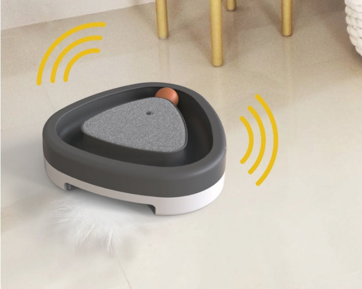 Interactive Cat Triangle Toy – Scratch, Spin & Play